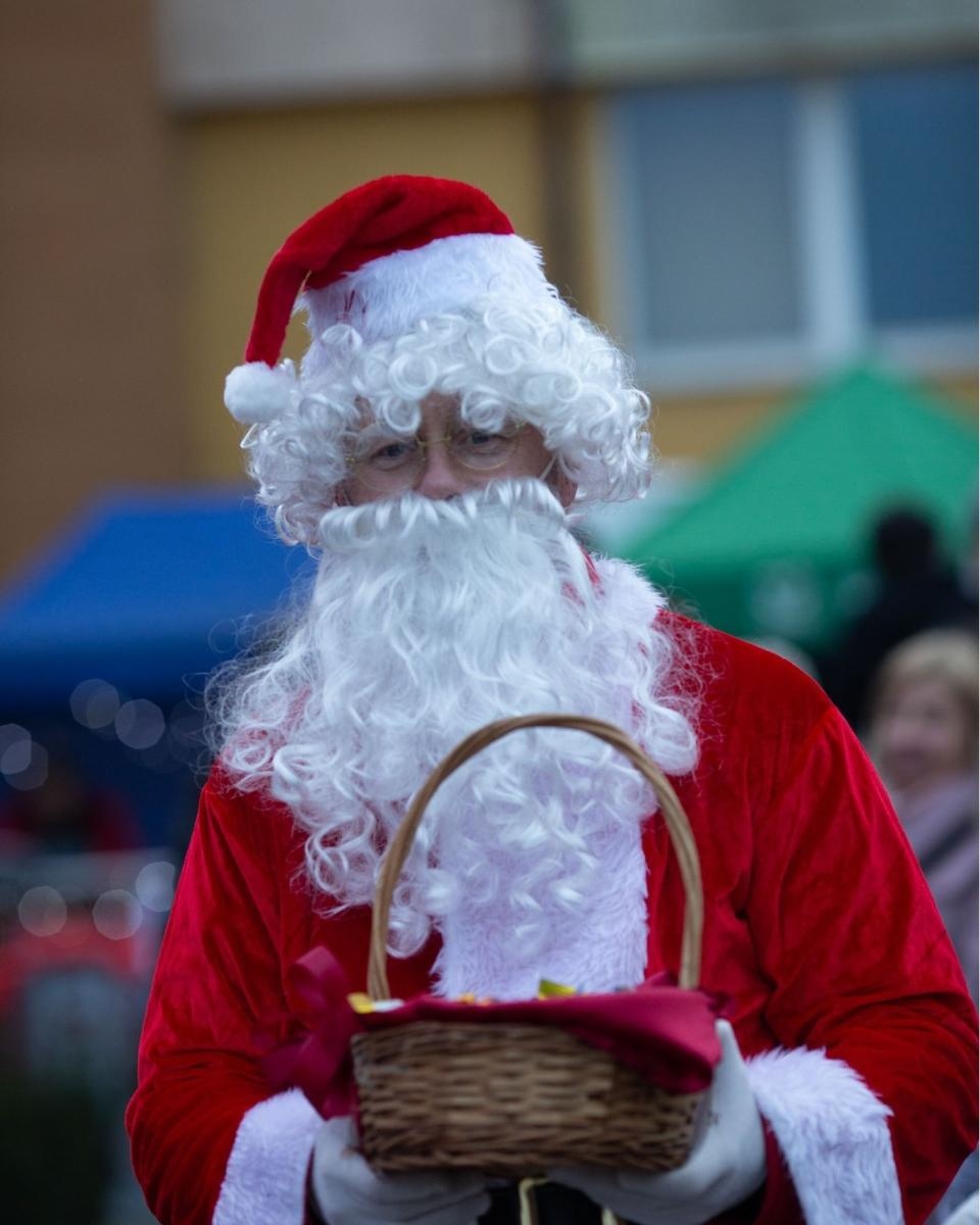 Zdjęcie w galerii na portalu naszwodzislaw.com: Ruszył Jarmark Świąteczny w Radlinie [FOTO] wiadomości z regionu
