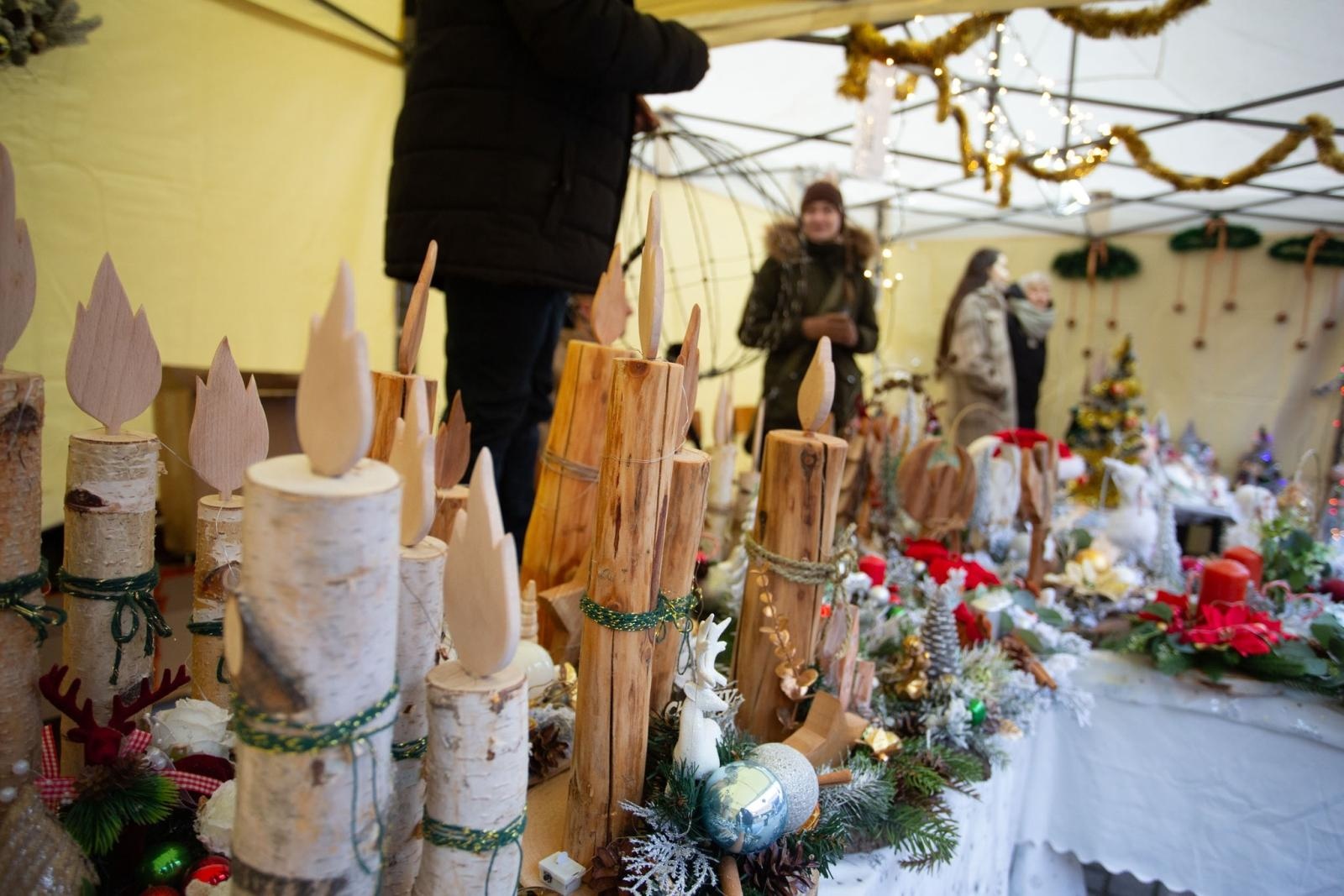 Zdjęcie w galerii na portalu naszwodzislaw.com: Ruszył Jarmark Świąteczny w Radlinie [FOTO] wiadomości z regionu