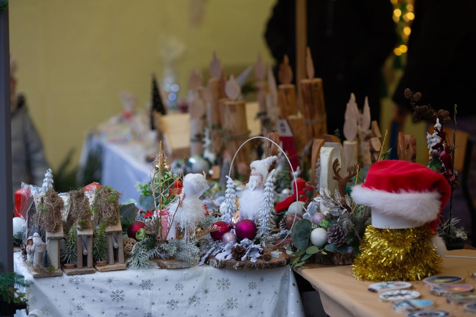 Zdjęcie w galerii na portalu naszwodzislaw.com: Ruszył Jarmark Świąteczny w Radlinie [FOTO] wiadomości z regionu