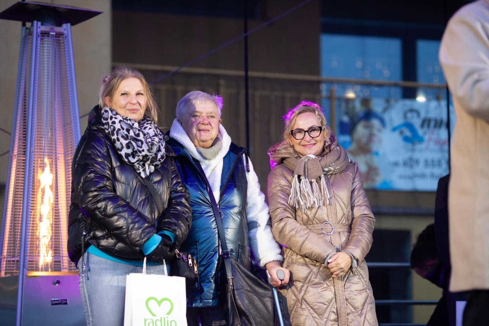 Zdjęcie w galerii na portalu naszwodzislaw.com: Ruszył Jarmark Świąteczny w Radlinie [FOTO] wiadomości z regionu