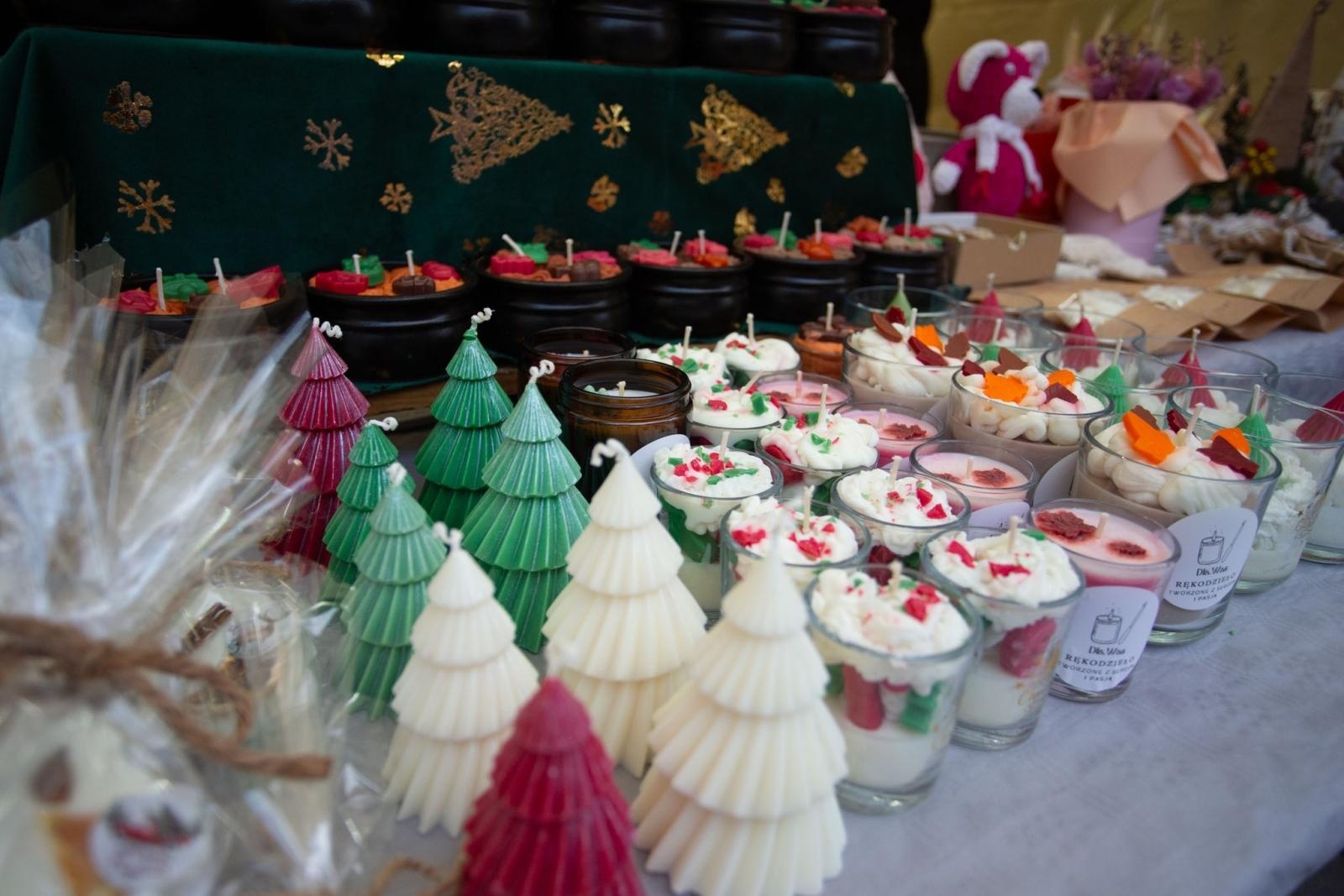 Zdjęcie w galerii na portalu naszwodzislaw.com: Ruszył Jarmark Świąteczny w Radlinie [FOTO] wiadomości z regionu