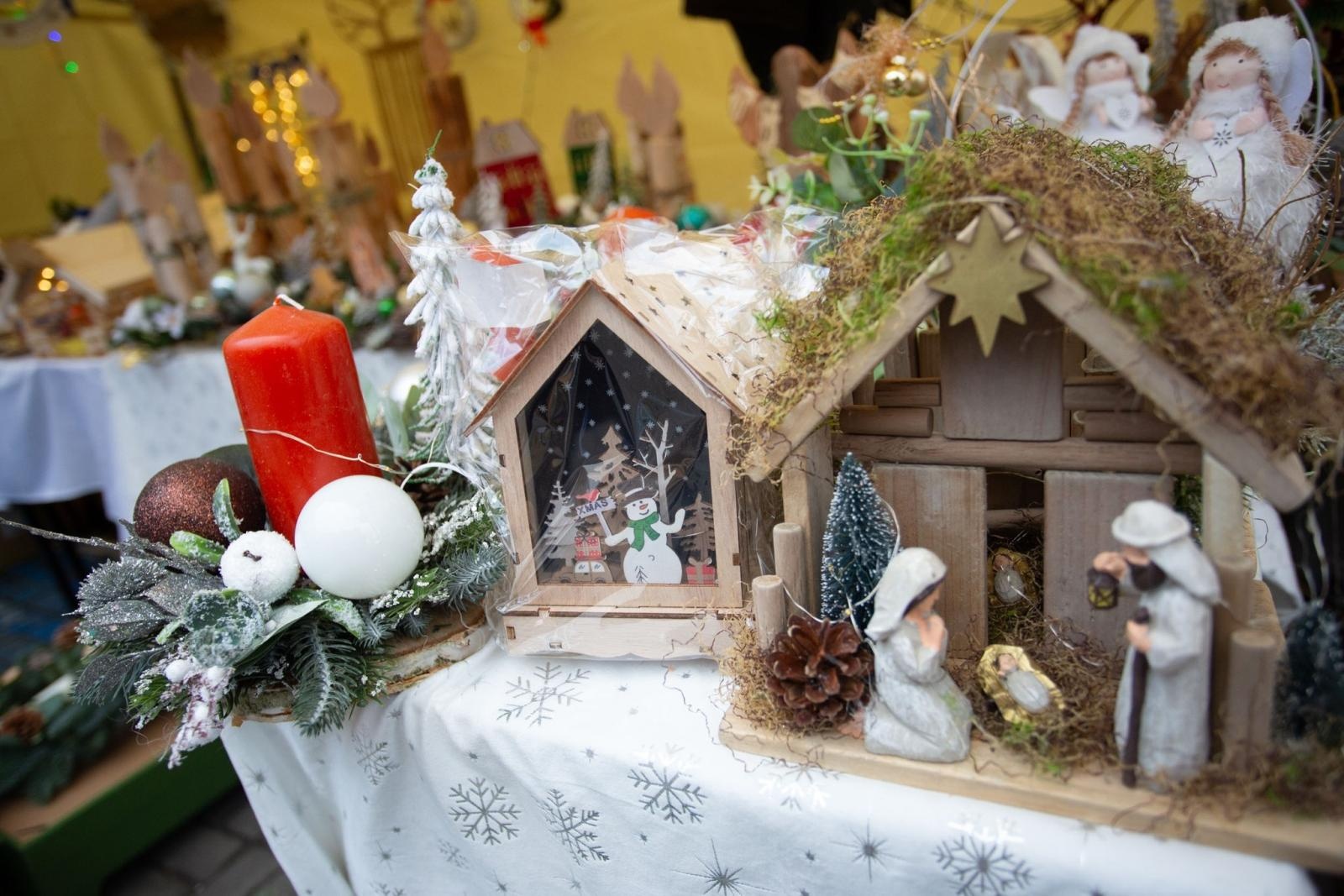 Zdjęcie w galerii na portalu naszwodzislaw.com: Ruszył Jarmark Świąteczny w Radlinie [FOTO] wiadomości z regionu