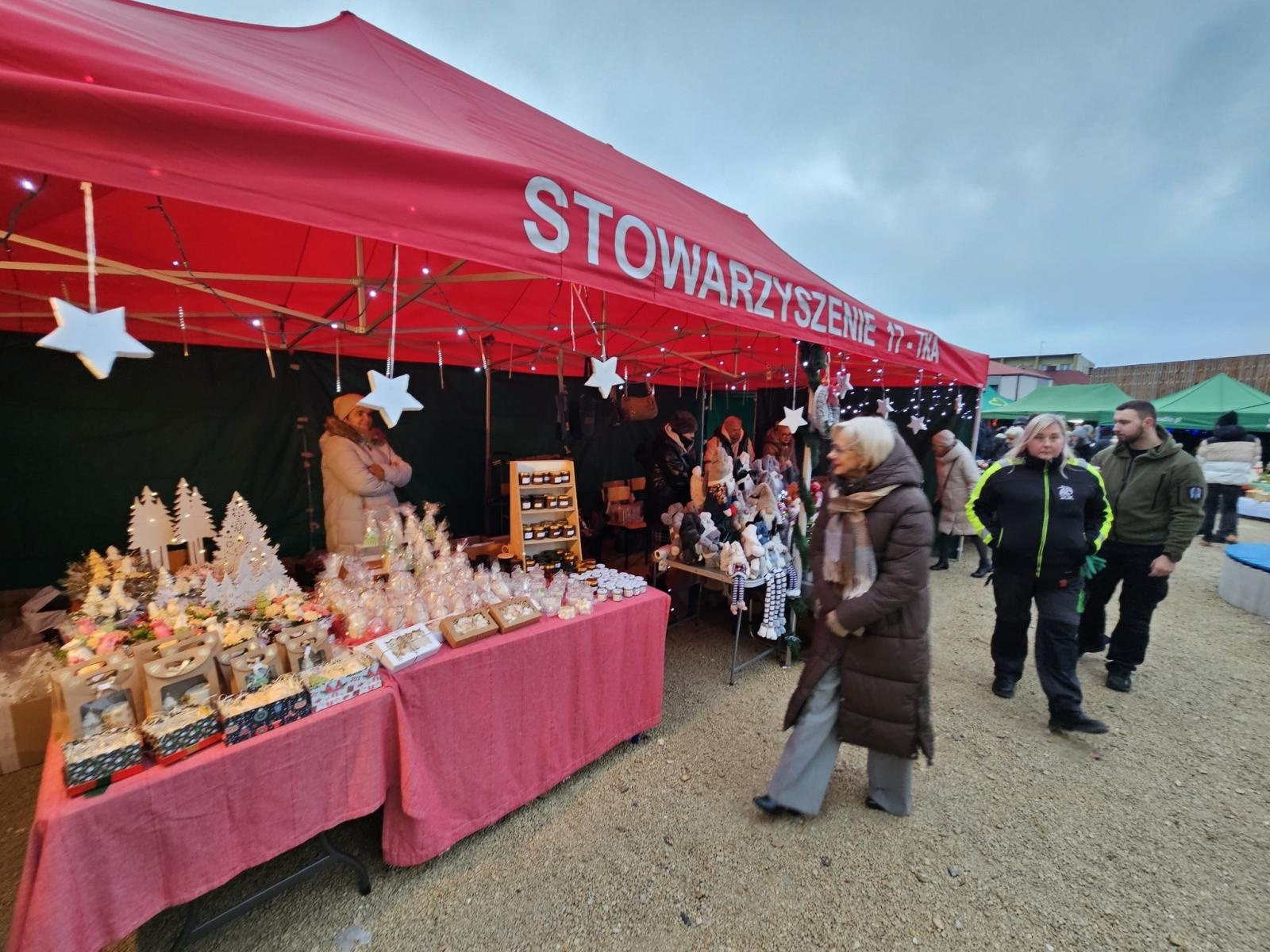 Zdjęcie w galerii na portalu naszwodzislaw.com: Ruszył Jarmark Świąteczny w Radlinie [FOTO] wiadomości z regionu
