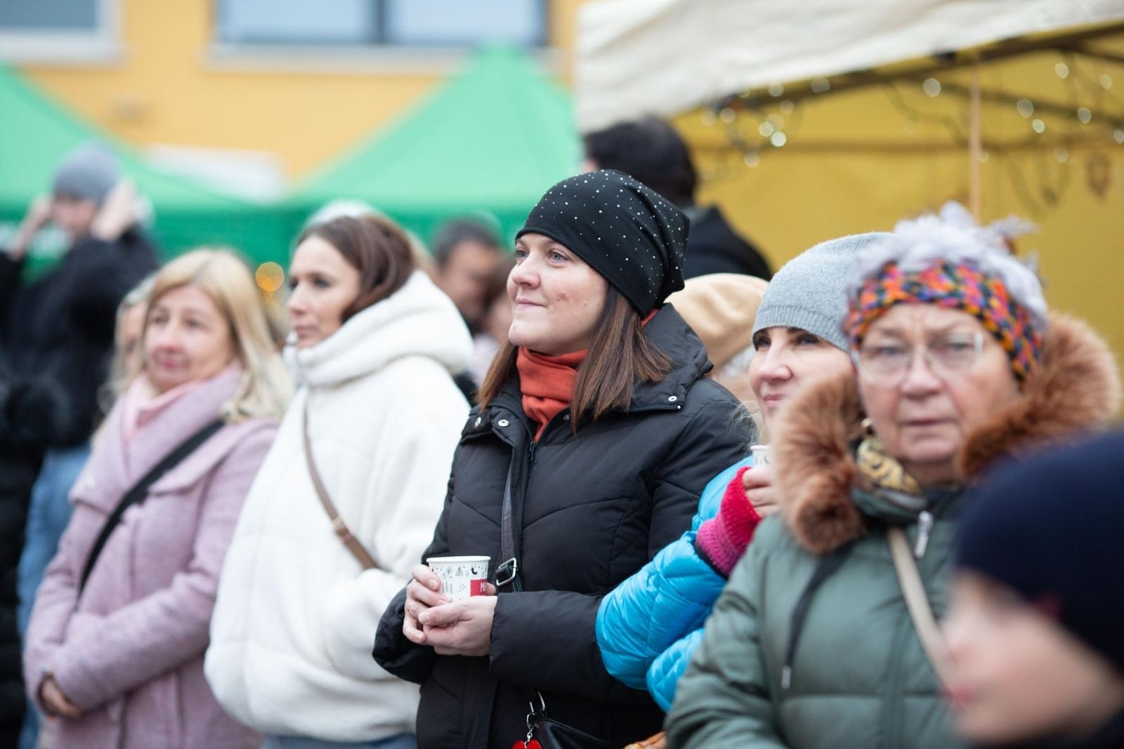 Zdjęcie w galerii na portalu naszwodzislaw.com: Ruszył Jarmark Świąteczny w Radlinie [FOTO] wiadomości z regionu