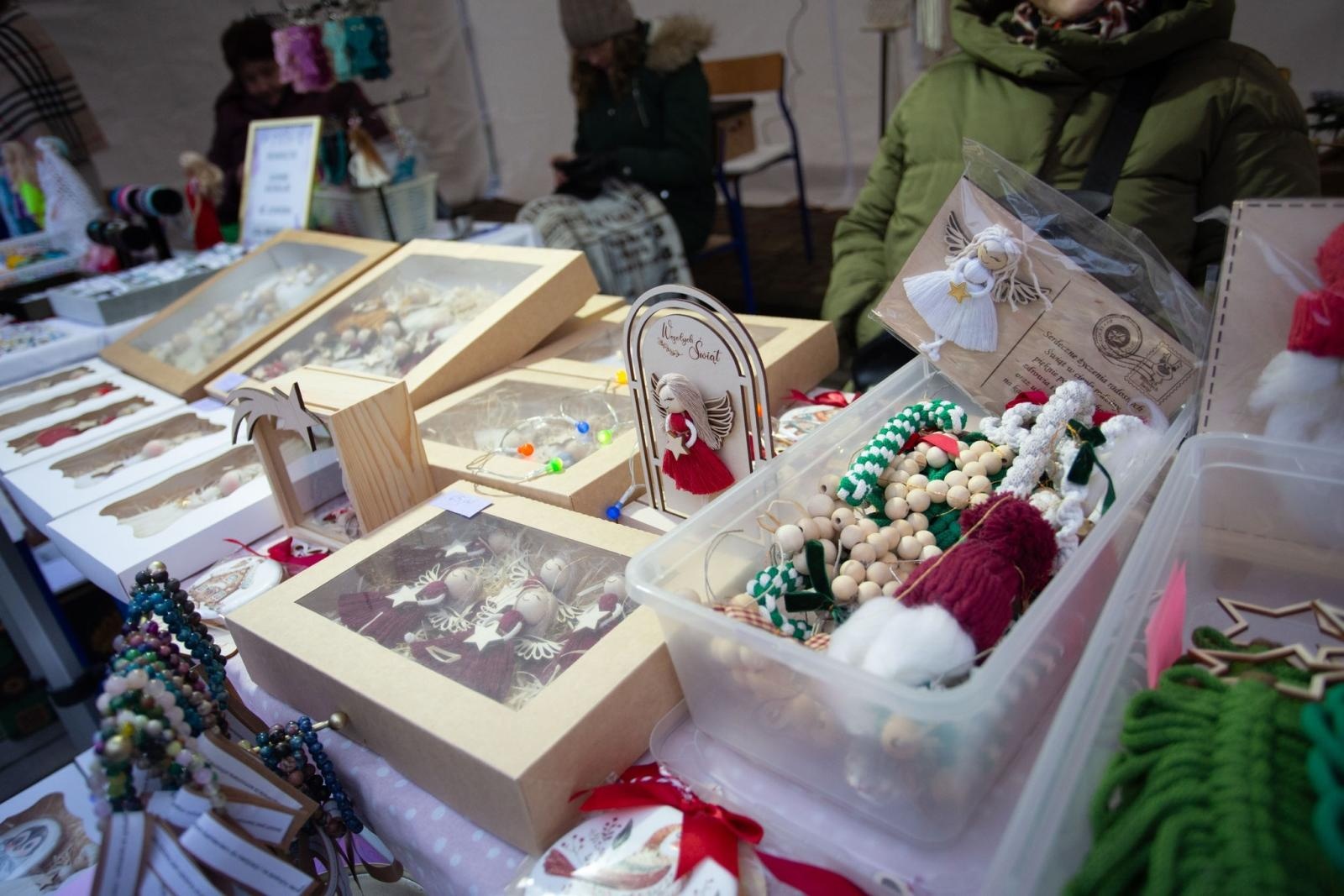 Zdjęcie w galerii na portalu naszwodzislaw.com: Ruszył Jarmark Świąteczny w Radlinie [FOTO] wiadomości z regionu