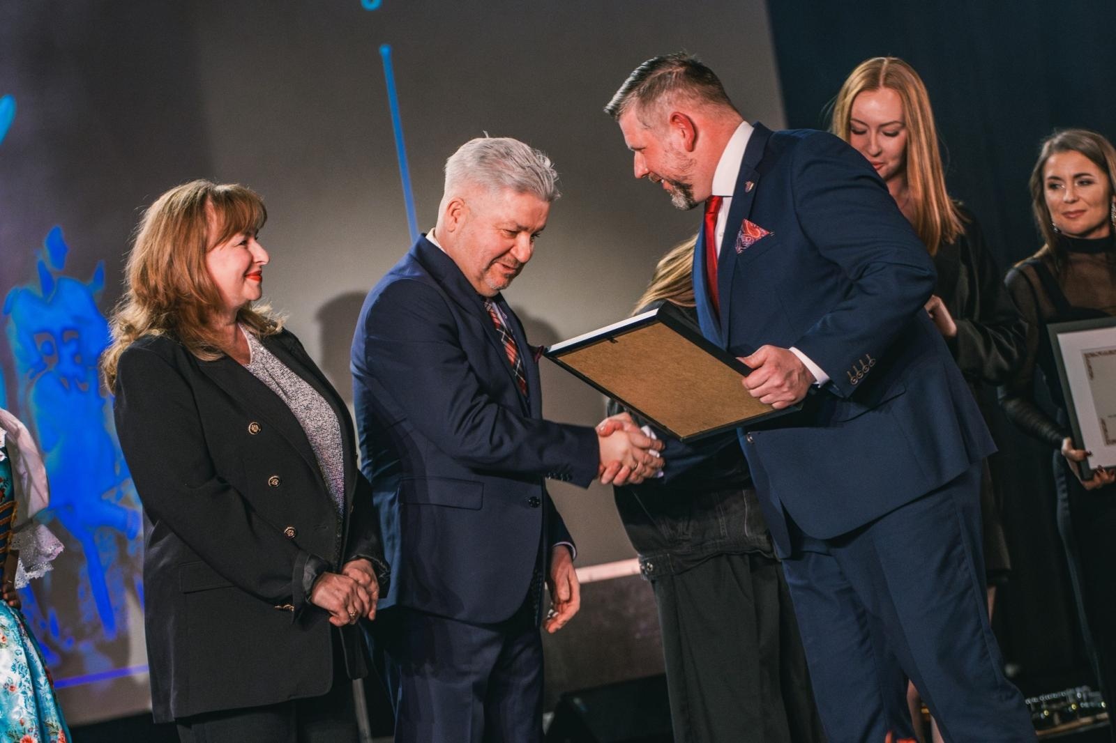 Zdjęcie w galerii na portalu naszwodzislaw.com: Artyści z WCK nagrodzeni na Gali Twórców Kultury Miasta Wodzisław Śląski wiadomości z regionu