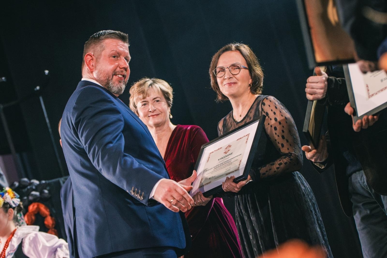 Zdjęcie w galerii na portalu naszwodzislaw.com: Artyści z WCK nagrodzeni na Gali Twórców Kultury Miasta Wodzisław Śląski wiadomości z regionu