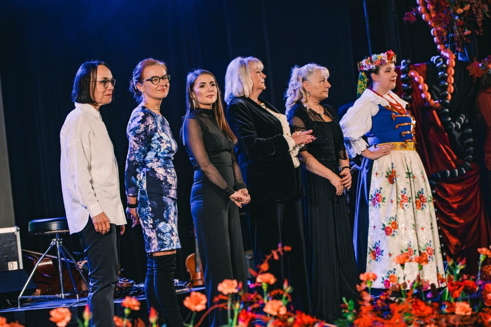 Zdjęcie w galerii na portalu naszwodzislaw.com: Artyści z WCK nagrodzeni na Gali Twórców Kultury Miasta Wodzisław Śląski wiadomości z regionu