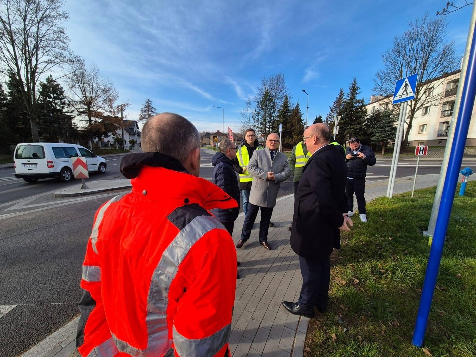 Zdjęcie w galerii na portalu naszwodzislaw.com: Wspólny głos w sprawach dróg. Powiat skutecznie zabiega o inwestycje wojewódzkie wiadomości z regionu