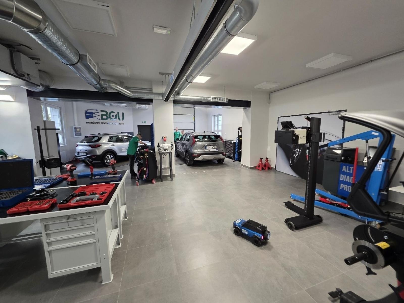 Zdjęcie w galerii na portalu naszwodzislaw.com: Nowy rozdział dla edukacji motoryzacyjnej w Powiecie Wodzisławskim [FOTO] wiadomości z regionu