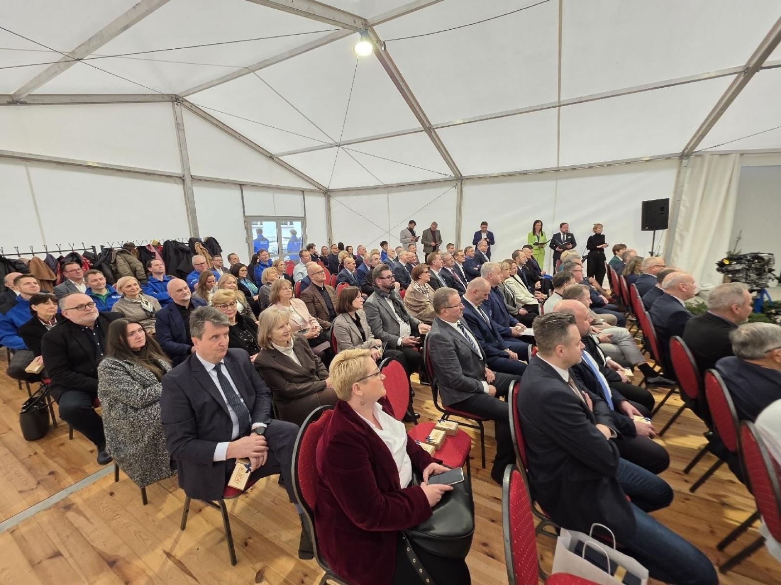 Zdjęcie w galerii na portalu naszwodzislaw.com: Nowy rozdział dla edukacji motoryzacyjnej w Powiecie Wodzisławskim [FOTO] wiadomości z regionu