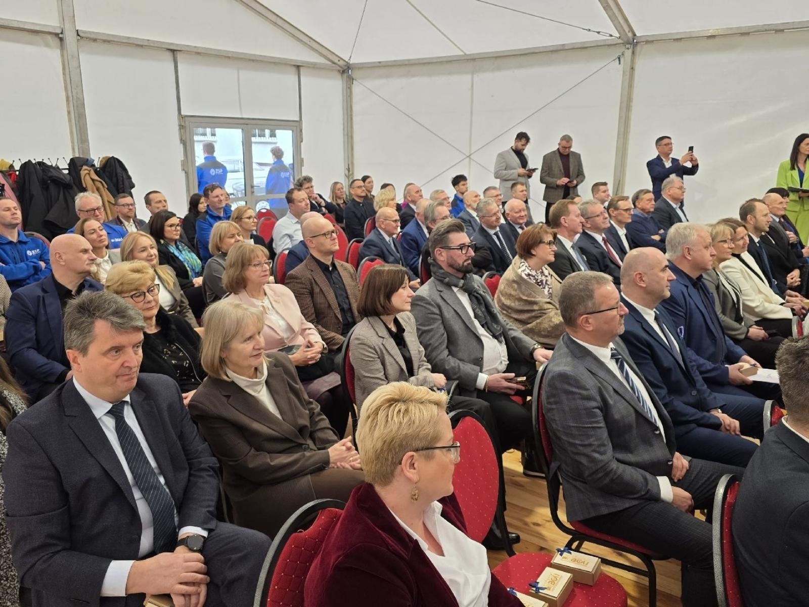 Zdjęcie w galerii na portalu naszwodzislaw.com: Nowy rozdział dla edukacji motoryzacyjnej w Powiecie Wodzisławskim [FOTO] wiadomości z regionu