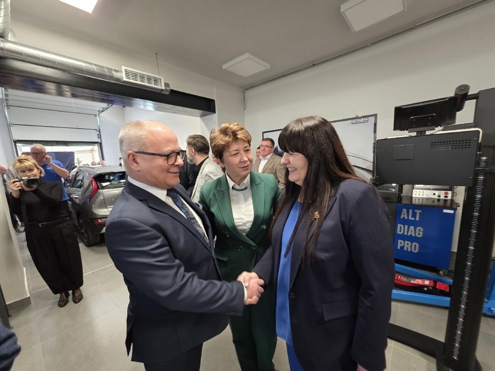 Zdjęcie w galerii na portalu naszwodzislaw.com: Nowy rozdział dla edukacji motoryzacyjnej w Powiecie Wodzisławskim [FOTO] wiadomości z regionu