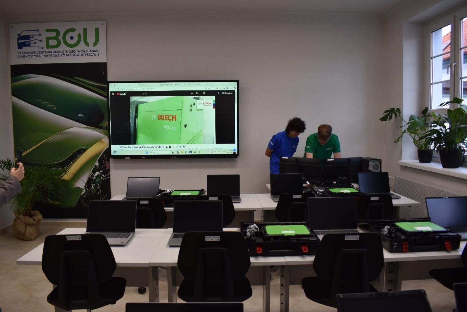 Zdjęcie w galerii na portalu naszwodzislaw.com: Nowy rozdział dla edukacji motoryzacyjnej w Powiecie Wodzisławskim [FOTO] wiadomości z regionu