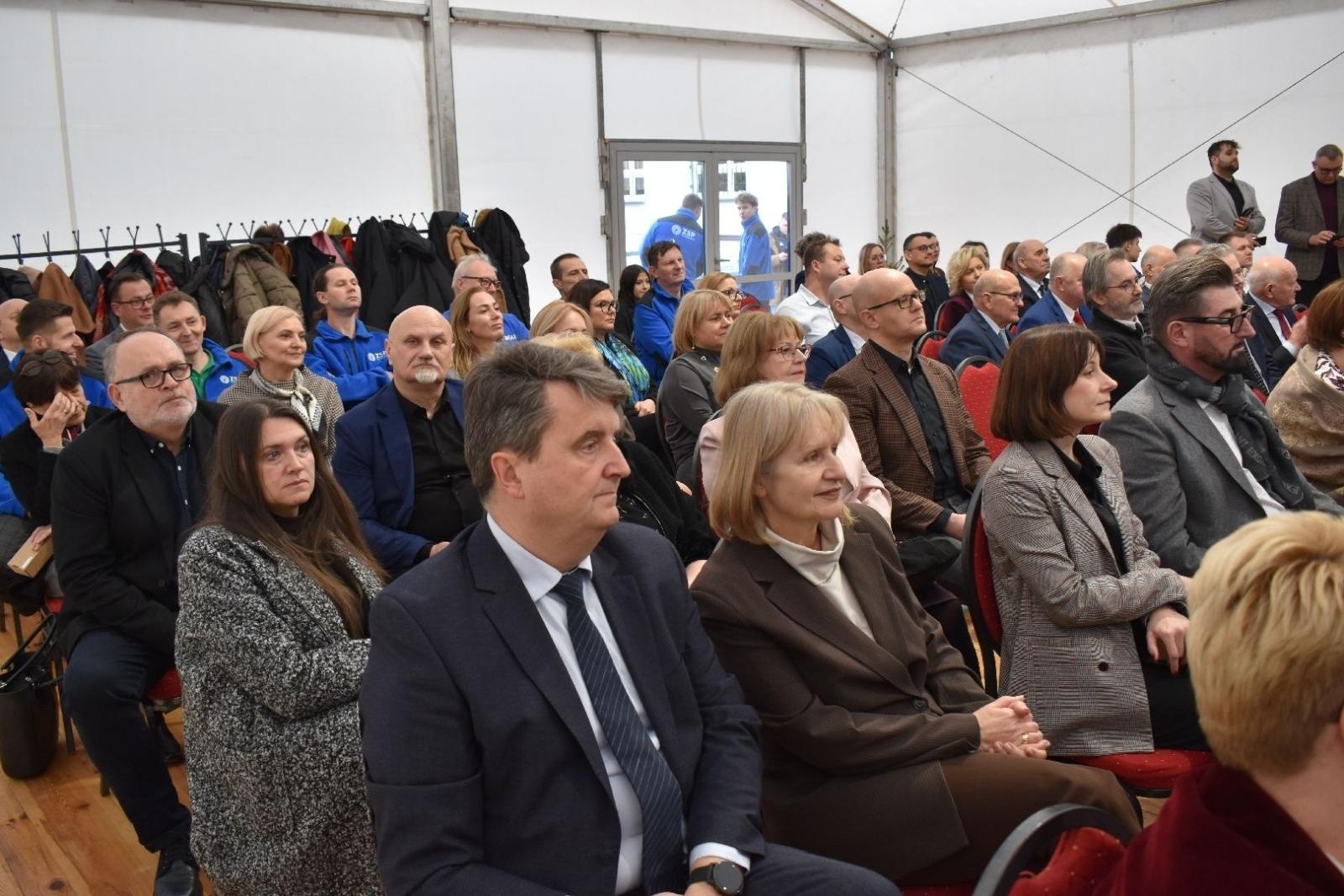 Zdjęcie w galerii na portalu naszwodzislaw.com: Nowy rozdział dla edukacji motoryzacyjnej w Powiecie Wodzisławskim [FOTO] wiadomości z regionu