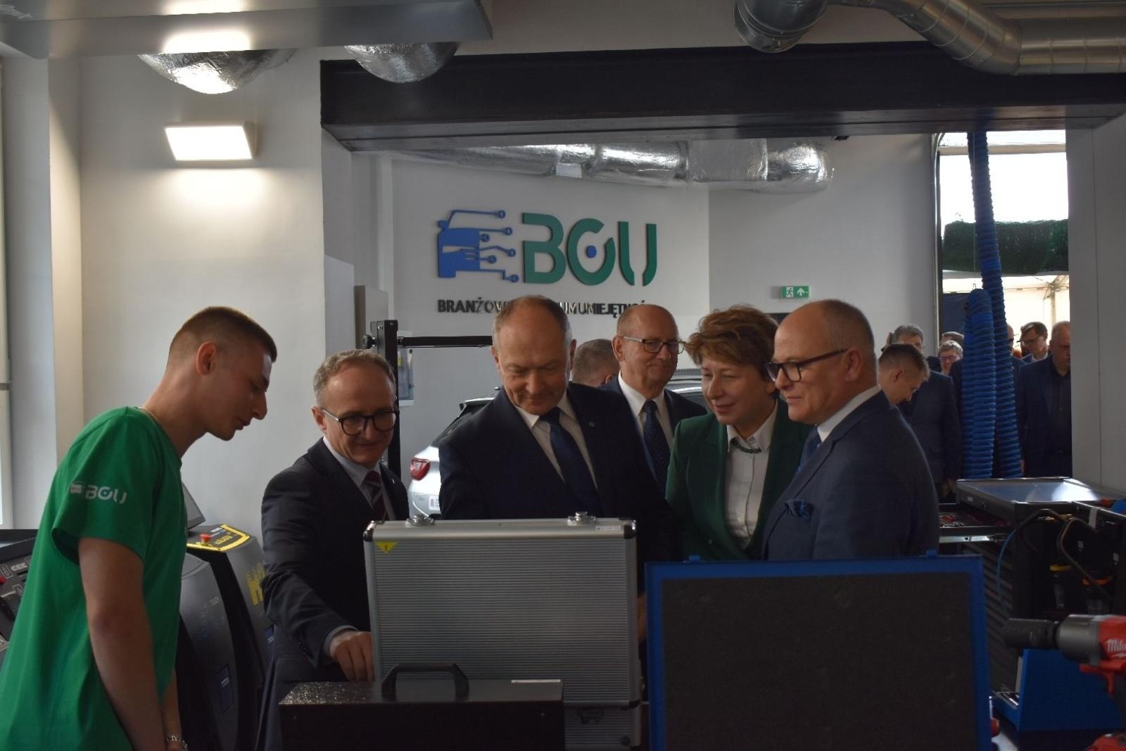 Zdjęcie w galerii na portalu naszwodzislaw.com: Nowy rozdział dla edukacji motoryzacyjnej w Powiecie Wodzisławskim [FOTO] wiadomości z regionu