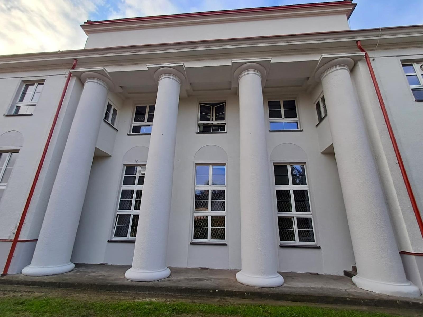 Zdjęcie w galerii na portalu naszwodzislaw.com: Szkoła w Łaziskach po remoncie. Placówka wypiękniała! wiadomości z regionu