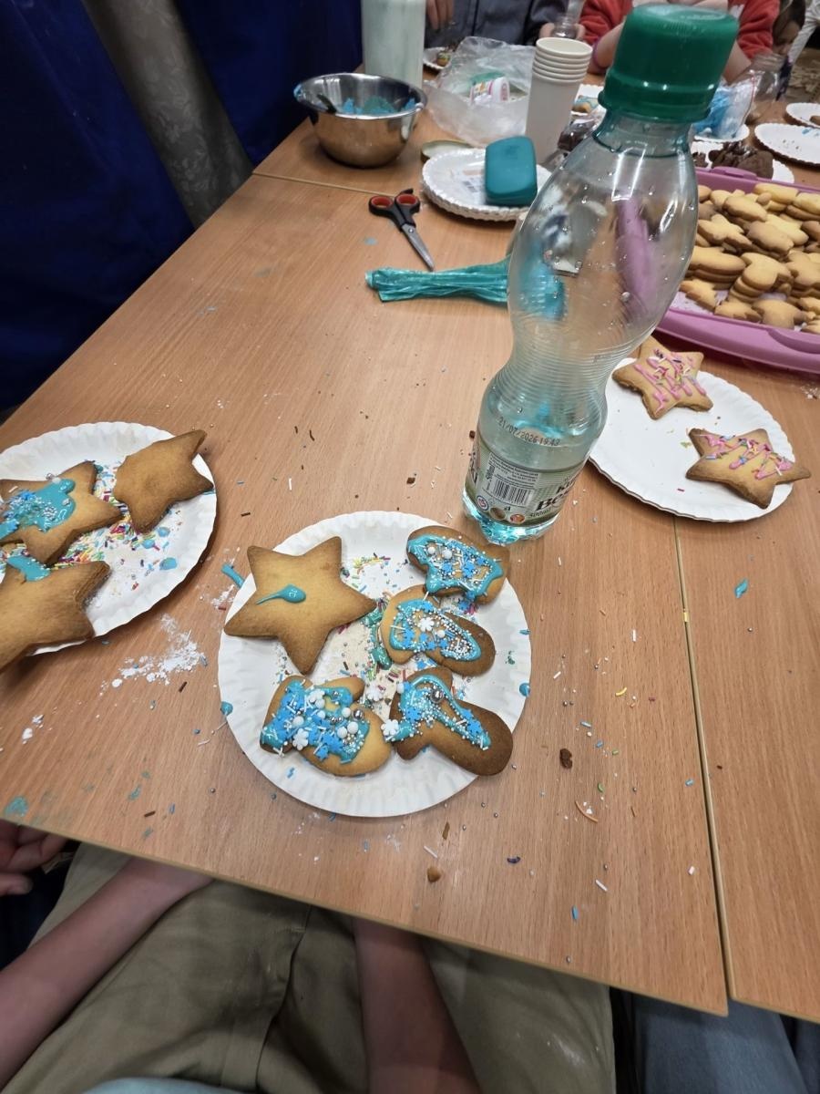 Zdjęcie w galerii na portalu naszwodzislaw.com: Ogromne zainteresowanie Kolędowaniem z rodziną zastępczą w Wodzisławiu Śląskim wiadomości z regionu