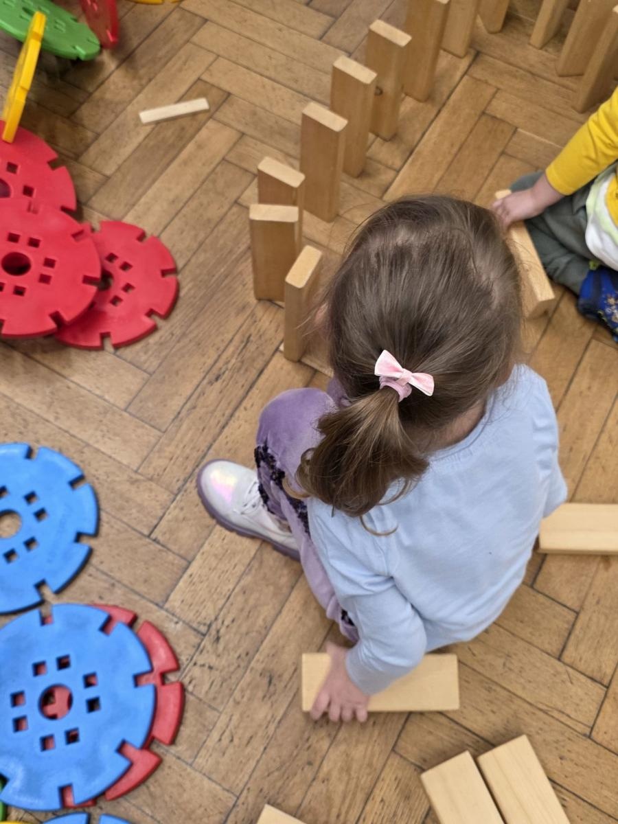 Zdjęcie w galerii na portalu naszwodzislaw.com: Ogromne zainteresowanie Kolędowaniem z rodziną zastępczą w Wodzisławiu Śląskim wiadomości z regionu