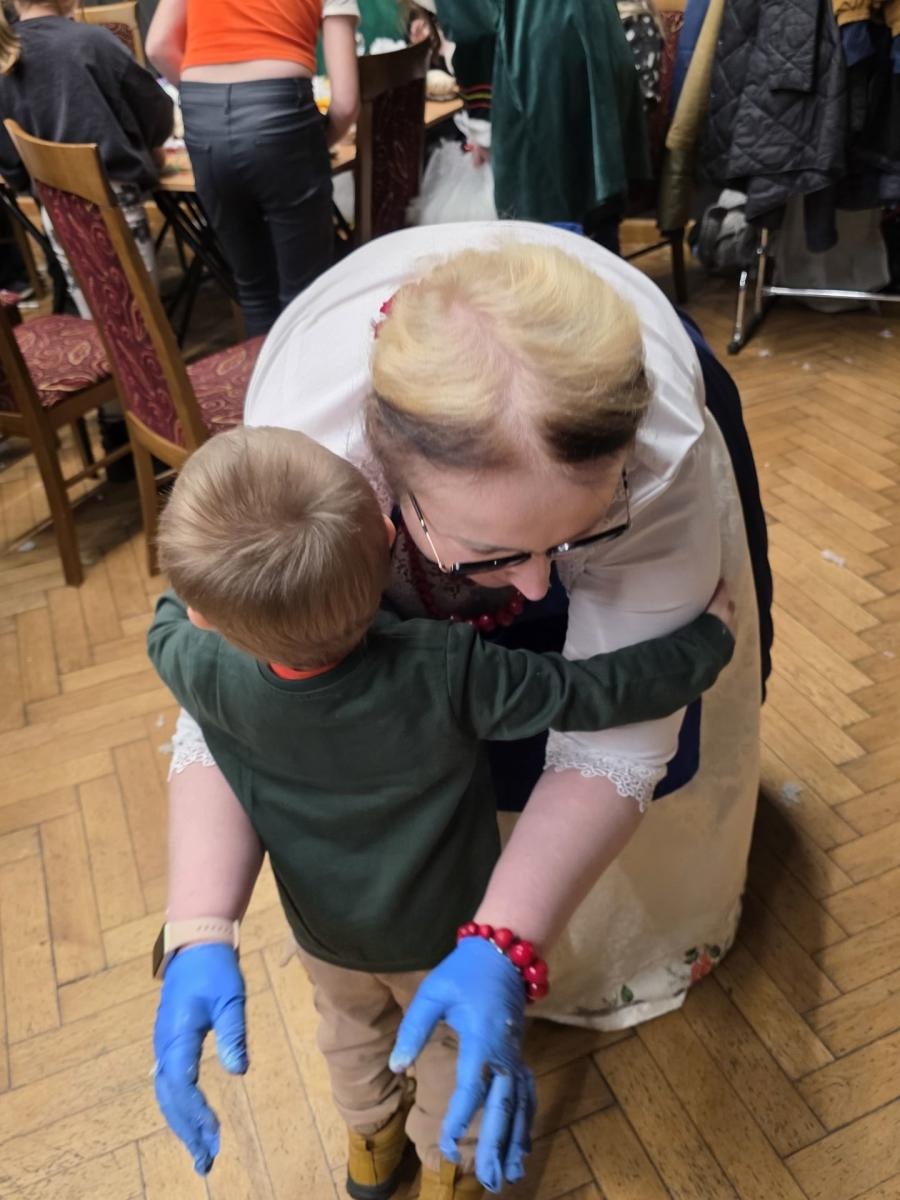 Zdjęcie w galerii na portalu naszwodzislaw.com: Ogromne zainteresowanie Kolędowaniem z rodziną zastępczą w Wodzisławiu Śląskim wiadomości z regionu