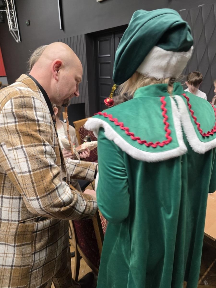 Zdjęcie w galerii na portalu naszwodzislaw.com: Ogromne zainteresowanie Kolędowaniem z rodziną zastępczą w Wodzisławiu Śląskim wiadomości z regionu