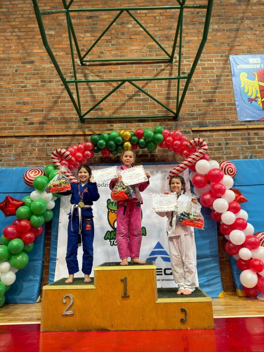 Zdjęcie w galerii na portalu naszwodzislaw.com: Turniej Akademii Top Team. Sportowa rywalizacja i integracja młodych zawodników [FOTO] wiadomości z regionu