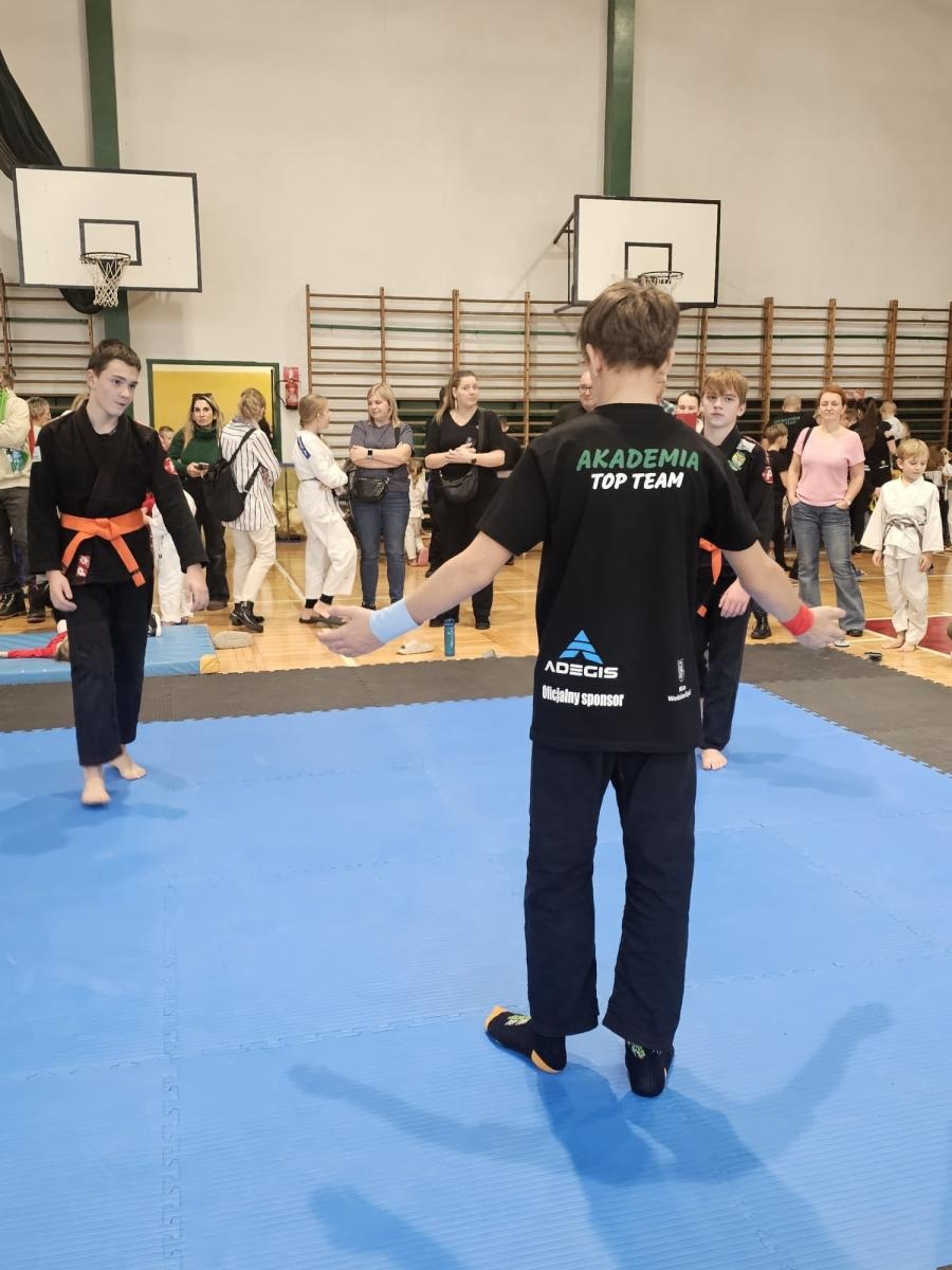 Zdjęcie w galerii na portalu naszwodzislaw.com: Turniej Akademii Top Team. Sportowa rywalizacja i integracja młodych zawodników [FOTO] wiadomości z regionu