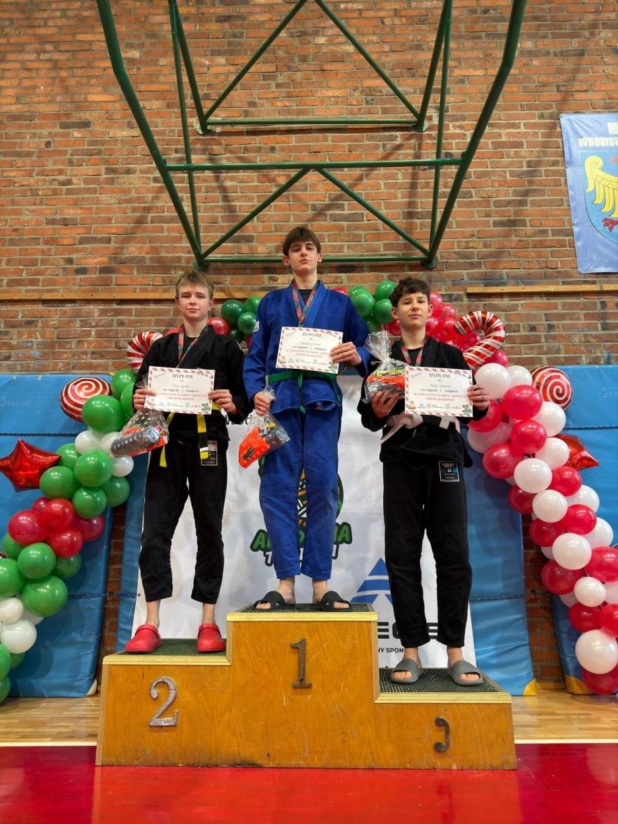 Zdjęcie w galerii na portalu naszwodzislaw.com: Turniej Akademii Top Team. Sportowa rywalizacja i integracja młodych zawodników [FOTO] wiadomości z regionu