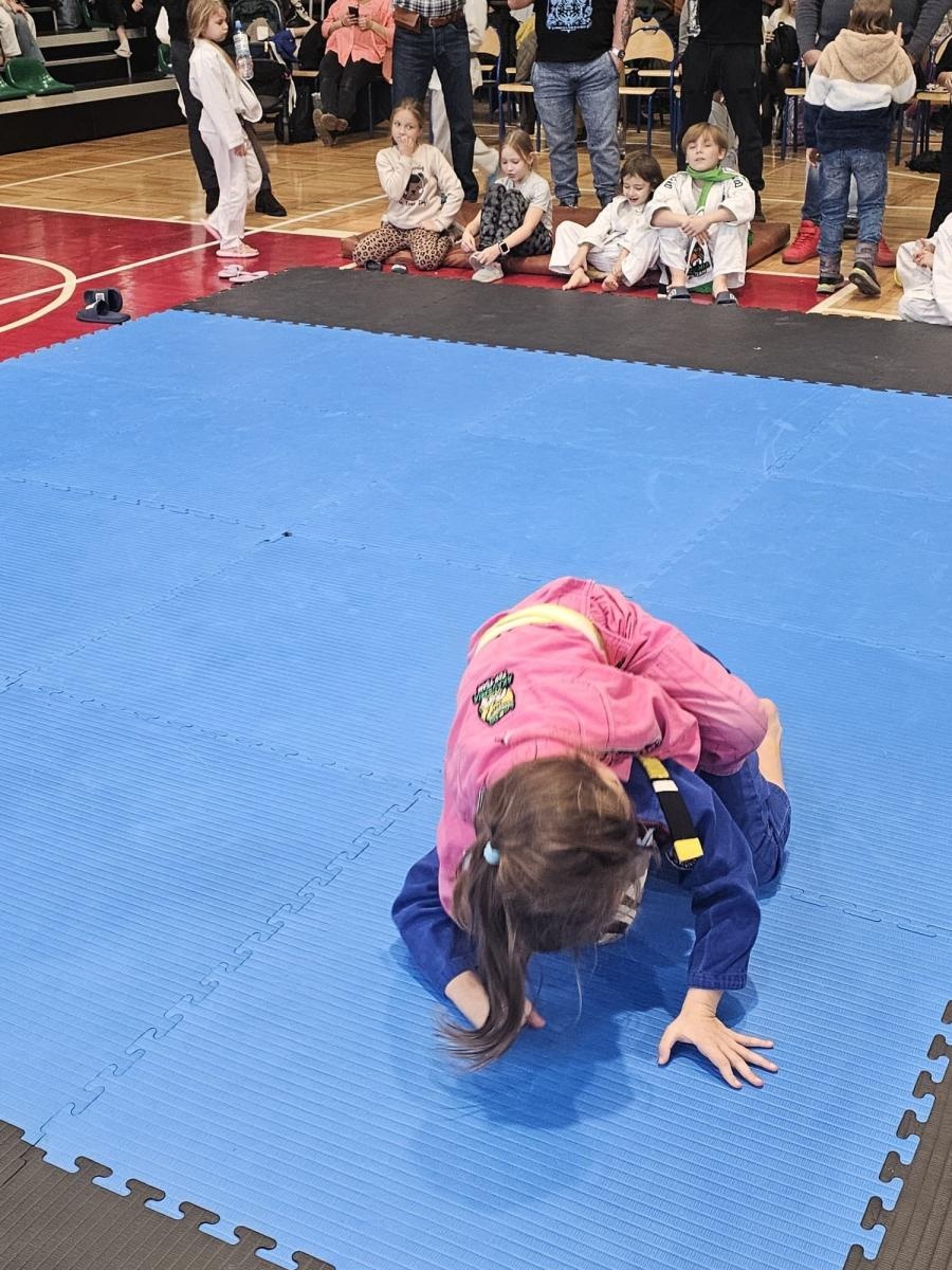 Zdjęcie w galerii na portalu naszwodzislaw.com: Turniej Akademii Top Team. Sportowa rywalizacja i integracja młodych zawodników [FOTO] wiadomości z regionu