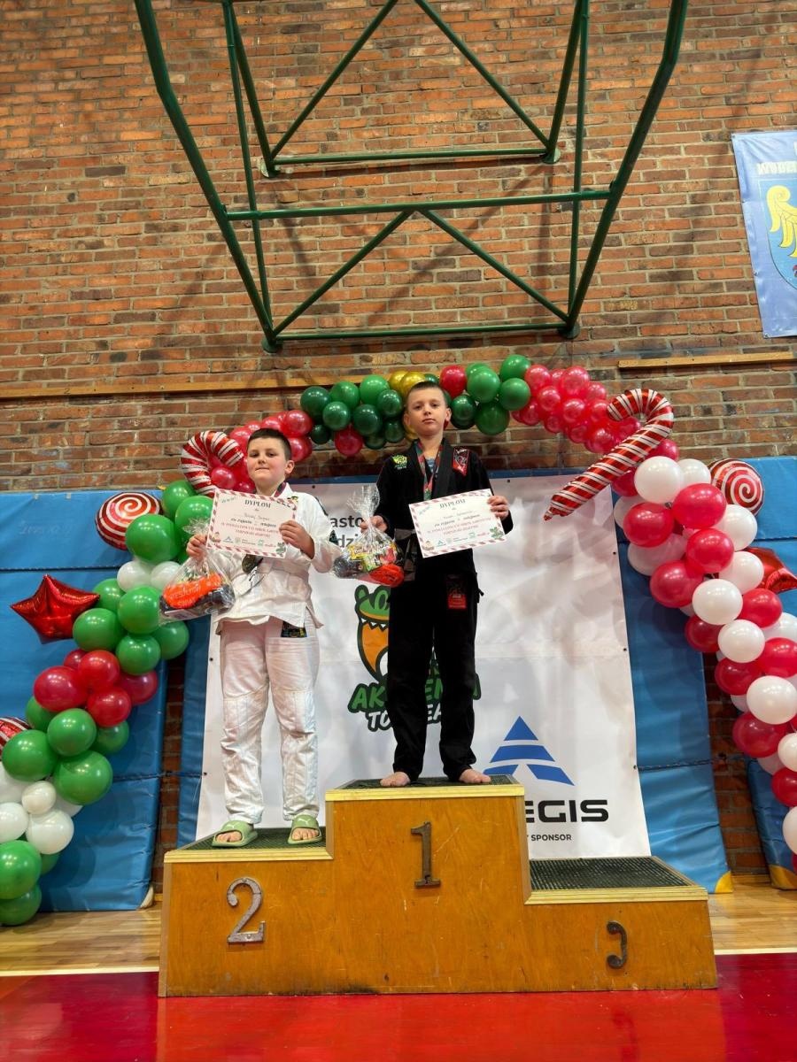 Zdjęcie w galerii na portalu naszwodzislaw.com: Turniej Akademii Top Team. Sportowa rywalizacja i integracja młodych zawodników [FOTO] wiadomości z regionu