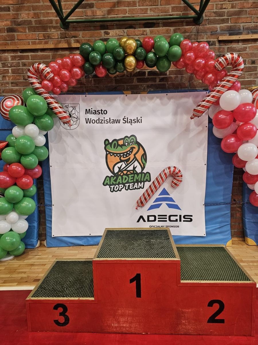 Zdjęcie w galerii na portalu naszwodzislaw.com: Turniej Akademii Top Team. Sportowa rywalizacja i integracja młodych zawodników [FOTO] wiadomości z regionu