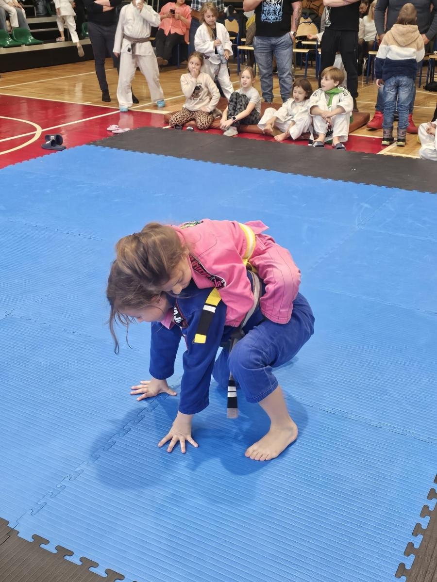 Zdjęcie w galerii na portalu naszwodzislaw.com: Turniej Akademii Top Team. Sportowa rywalizacja i integracja młodych zawodników [FOTO] wiadomości z regionu