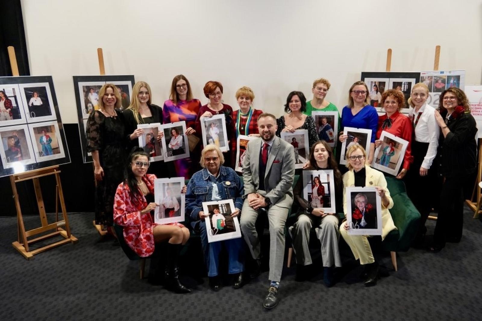 Zdjęcie w galerii na portalu naszwodzislaw.com: Rydułtowy: Kobieta#liderka 2026. Premiera kalendarza pełna inspiracji i kobiecej siły [FOTO] wiadomości z regionu