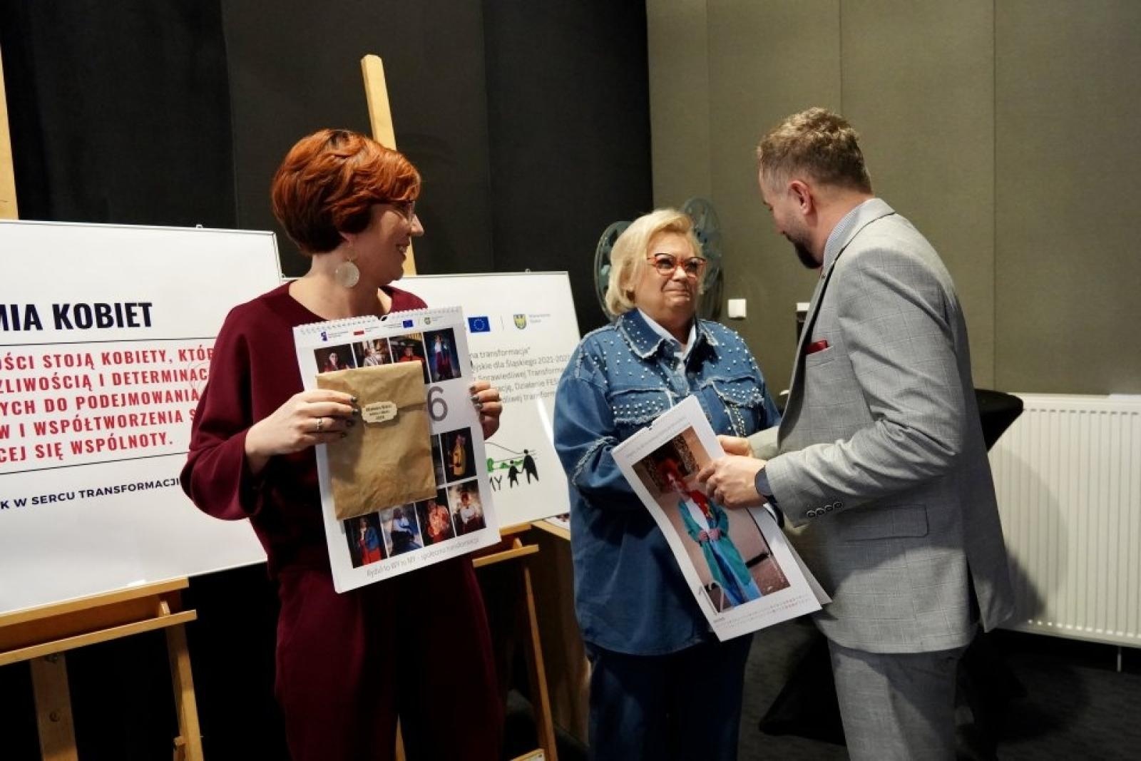 Zdjęcie w galerii na portalu naszwodzislaw.com: Rydułtowy: Kobieta#liderka 2026. Premiera kalendarza pełna inspiracji i kobiecej siły [FOTO] wiadomości z regionu