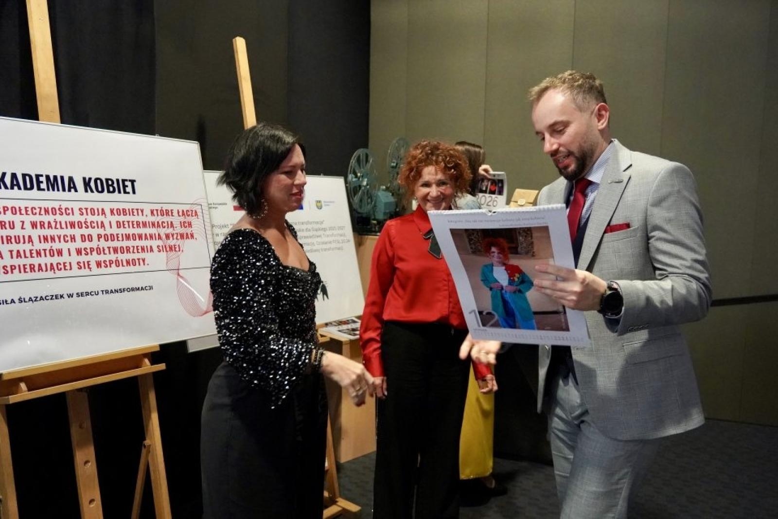 Zdjęcie w galerii na portalu naszwodzislaw.com: Rydułtowy: Kobieta#liderka 2026. Premiera kalendarza pełna inspiracji i kobiecej siły [FOTO] wiadomości z regionu