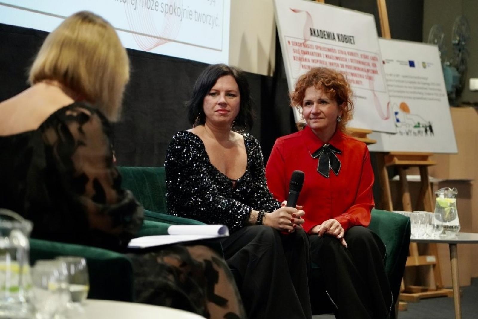 Zdjęcie w galerii na portalu naszwodzislaw.com: Rydułtowy: Kobieta#liderka 2026. Premiera kalendarza pełna inspiracji i kobiecej siły [FOTO] wiadomości z regionu