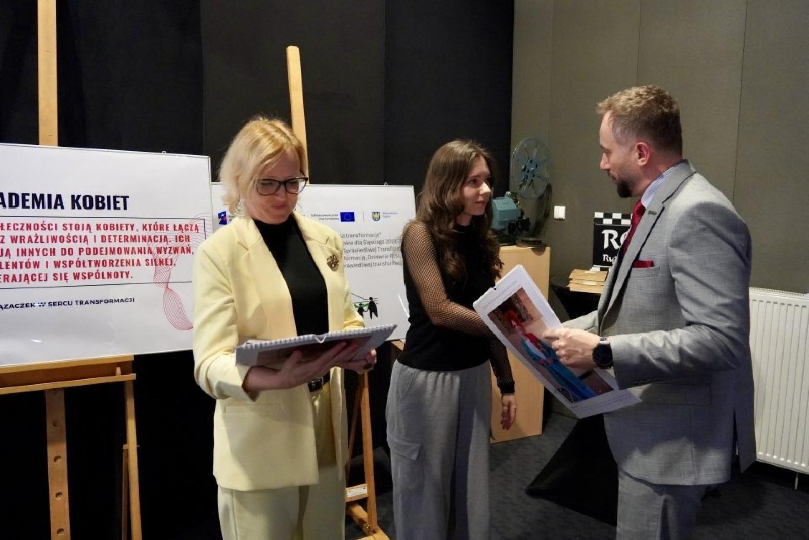 Zdjęcie w galerii na portalu naszwodzislaw.com: Rydułtowy: Kobieta#liderka 2026. Premiera kalendarza pełna inspiracji i kobiecej siły [FOTO] wiadomości z regionu