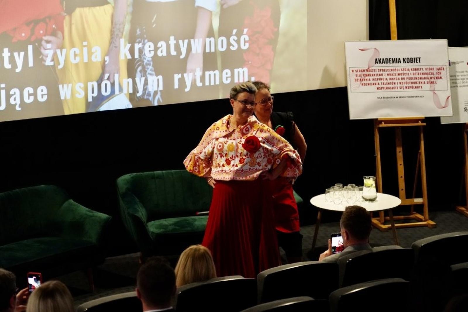 Zdjęcie w galerii na portalu naszwodzislaw.com: Rydułtowy: Kobieta#liderka 2026. Premiera kalendarza pełna inspiracji i kobiecej siły [FOTO] wiadomości z regionu