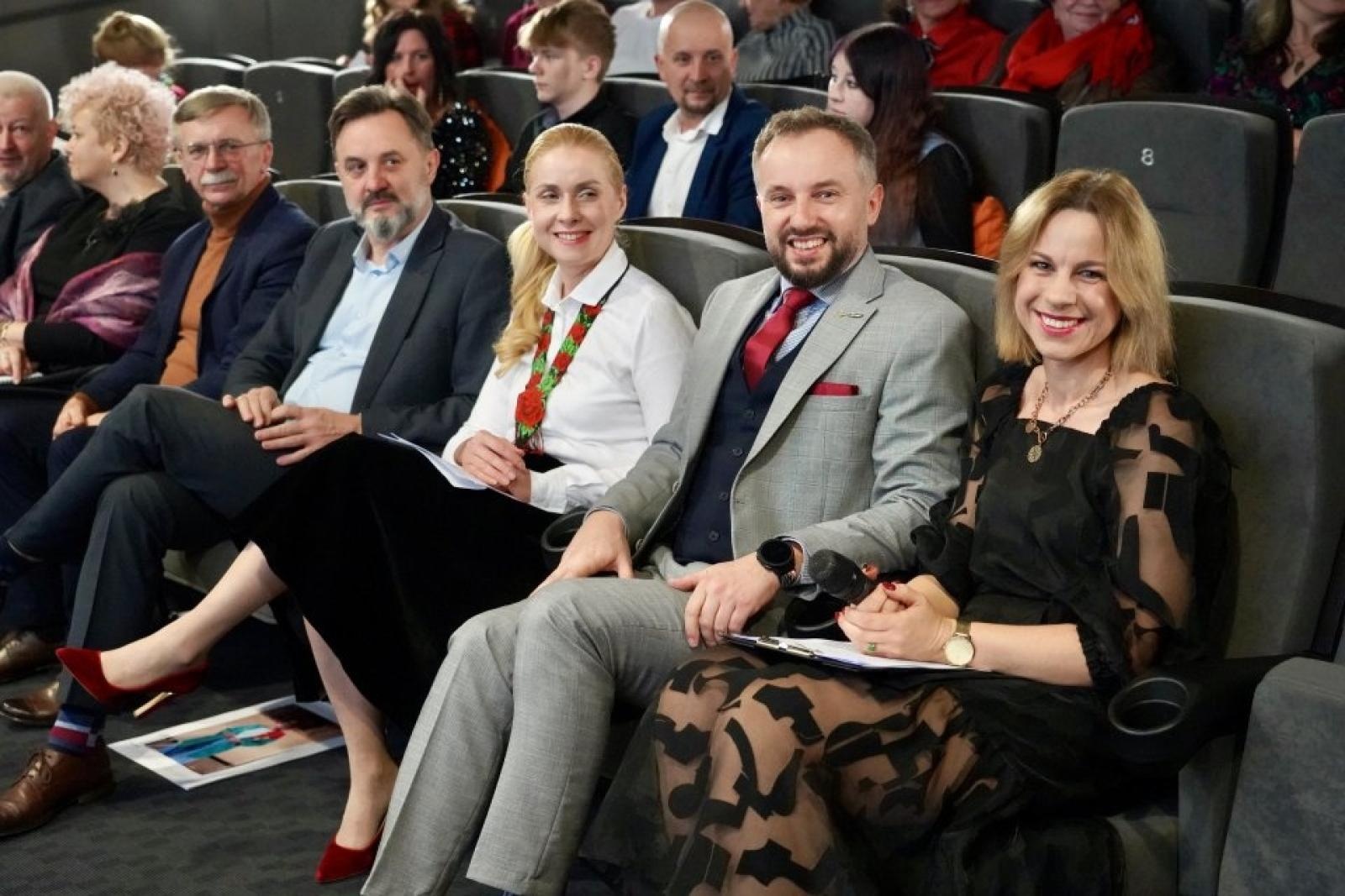 Zdjęcie w galerii na portalu naszwodzislaw.com: Rydułtowy: Kobieta#liderka 2026. Premiera kalendarza pełna inspiracji i kobiecej siły [FOTO] wiadomości z regionu
