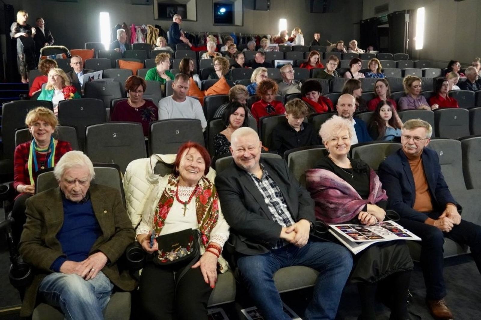 Zdjęcie w galerii na portalu naszwodzislaw.com: Rydułtowy: Kobieta#liderka 2026. Premiera kalendarza pełna inspiracji i kobiecej siły [FOTO] wiadomości z regionu