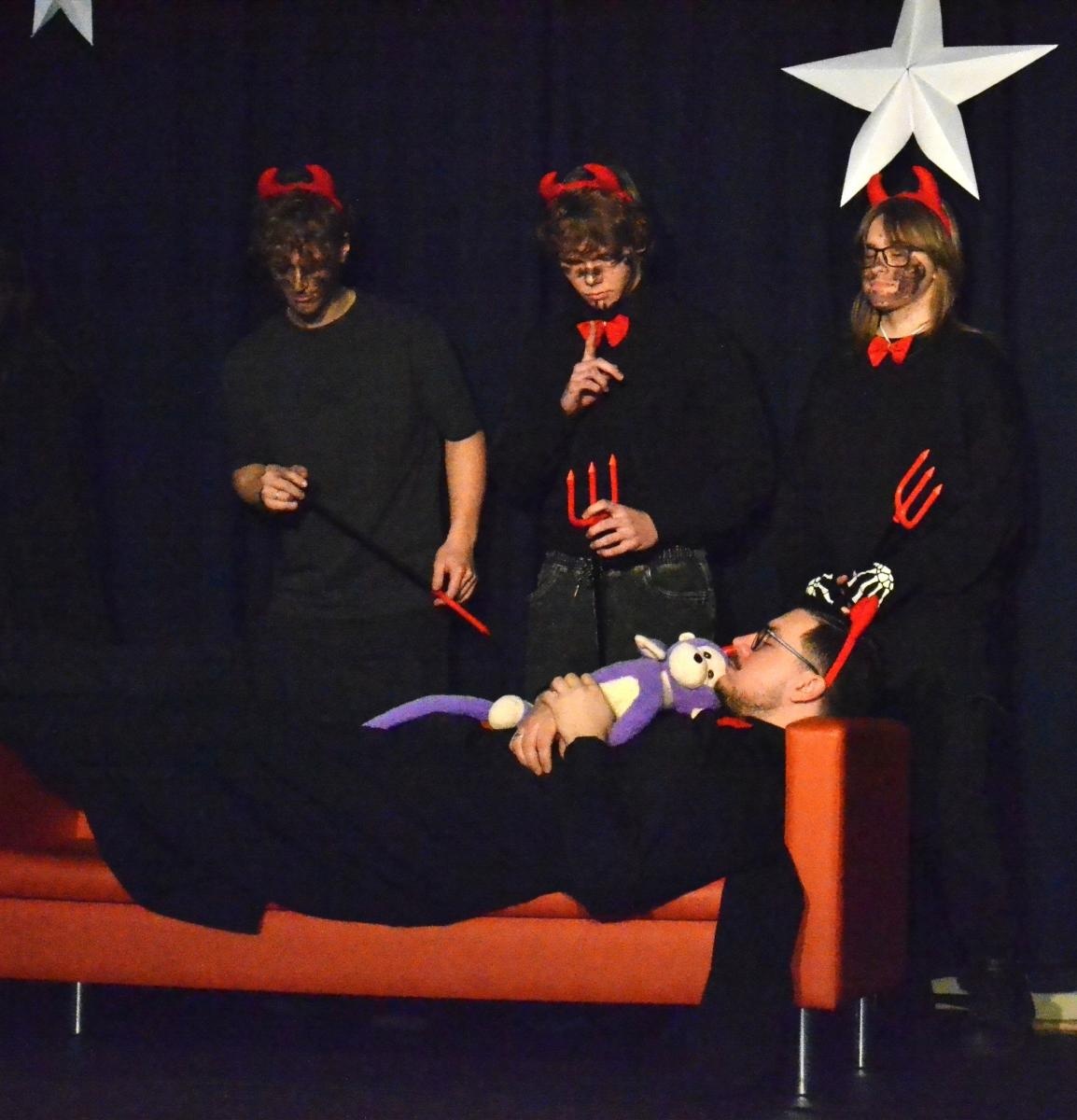 Zdjęcie w galerii na portalu naszwodzislaw.com: Gdy rodzi się dobro. Jasełka w Zespole Szkół Technicznych w Wodzisławiu Śląskim [FOTO] wiadomości z regionu