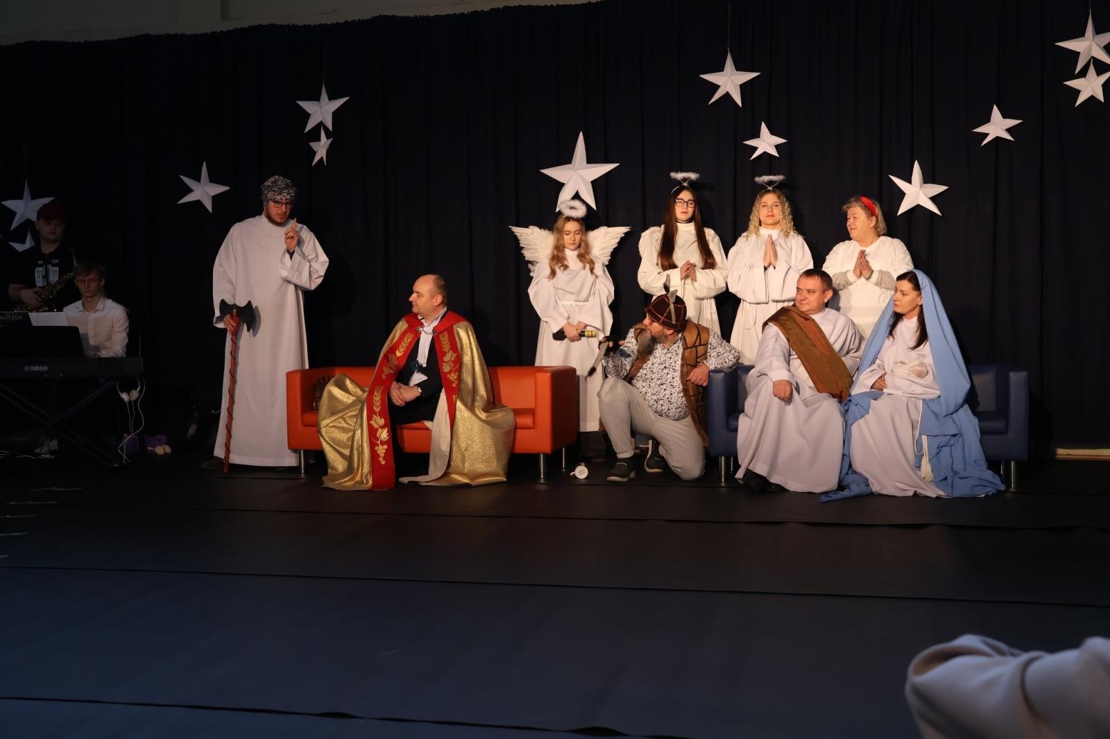 Zdjęcie w galerii na portalu naszwodzislaw.com: Gdy rodzi się dobro. Jasełka w Zespole Szkół Technicznych w Wodzisławiu Śląskim [FOTO] wiadomości z regionu