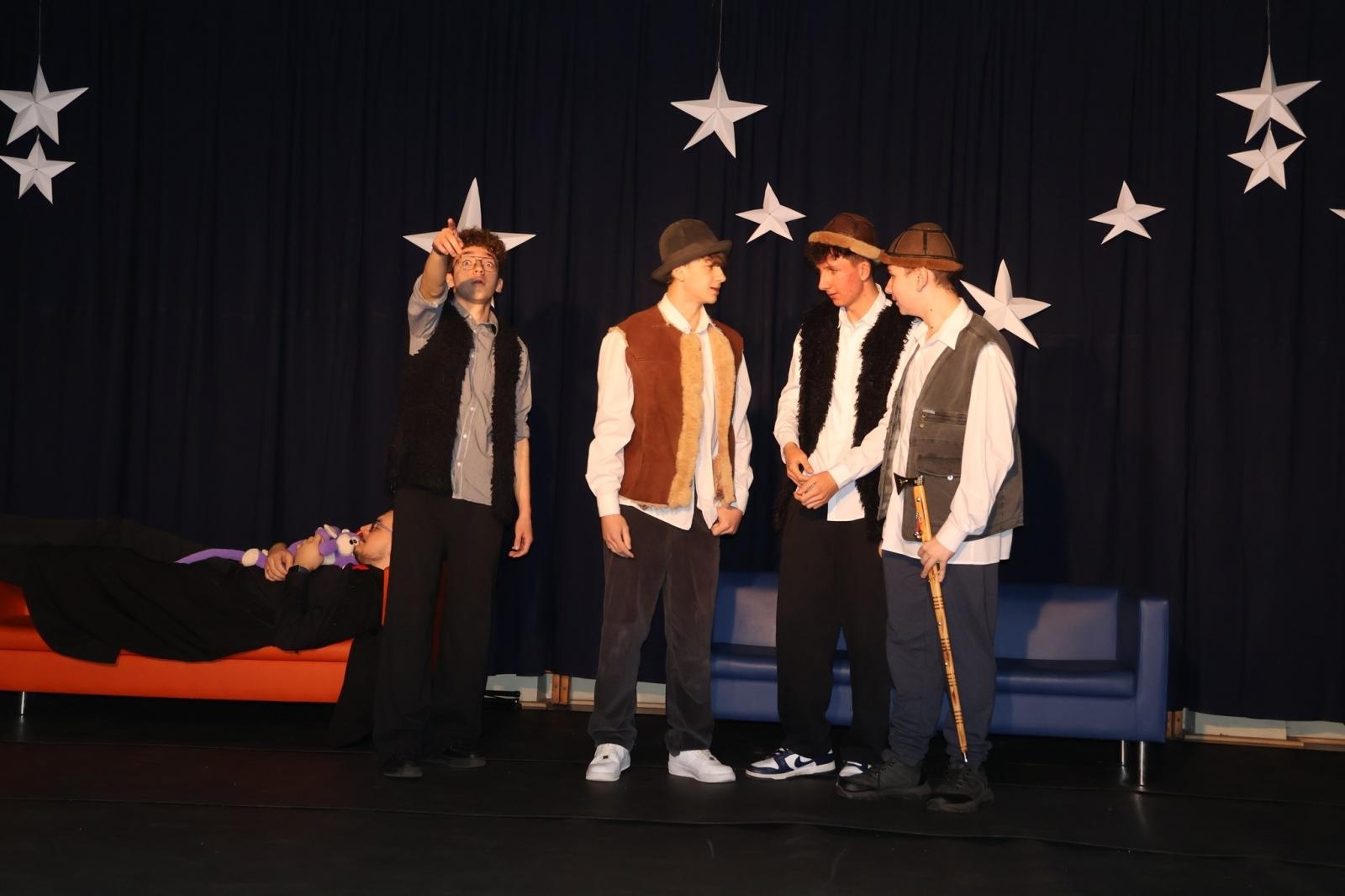 Zdjęcie w galerii na portalu naszwodzislaw.com: Gdy rodzi się dobro. Jasełka w Zespole Szkół Technicznych w Wodzisławiu Śląskim [FOTO] wiadomości z regionu