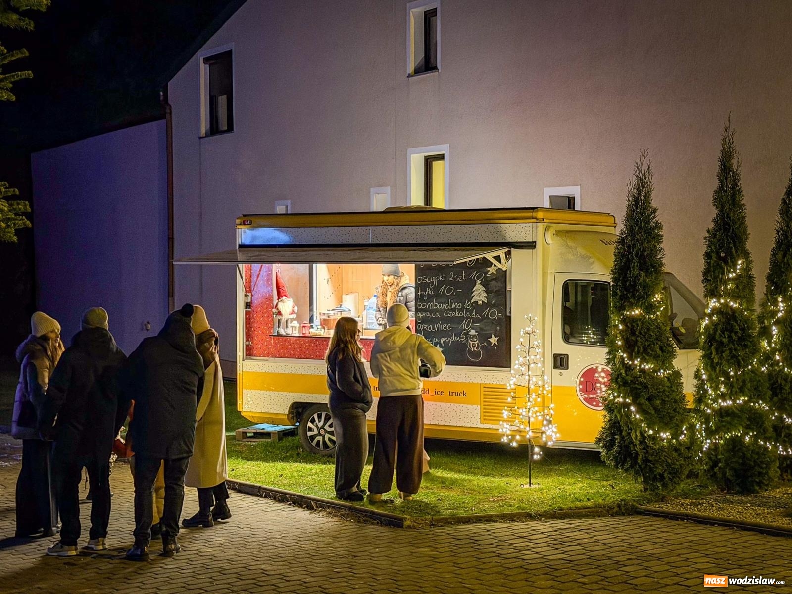 Zdjęcie w galerii na portalu naszwodzislaw.com: Griswoldowo niedaleko Wodzisławia Śląskiego. Nowa Wioska w świątecznej szacie wiadomości z regionu