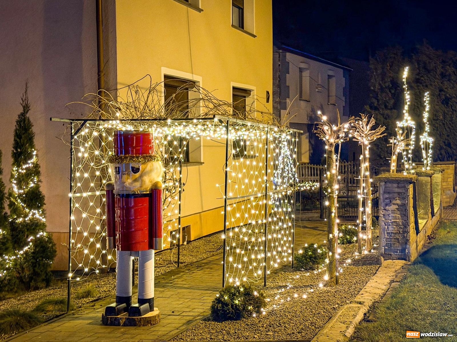 Zdjęcie w galerii na portalu naszwodzislaw.com: Griswoldowo niedaleko Wodzisławia Śląskiego. Nowa Wioska w świątecznej szacie wiadomości z regionu