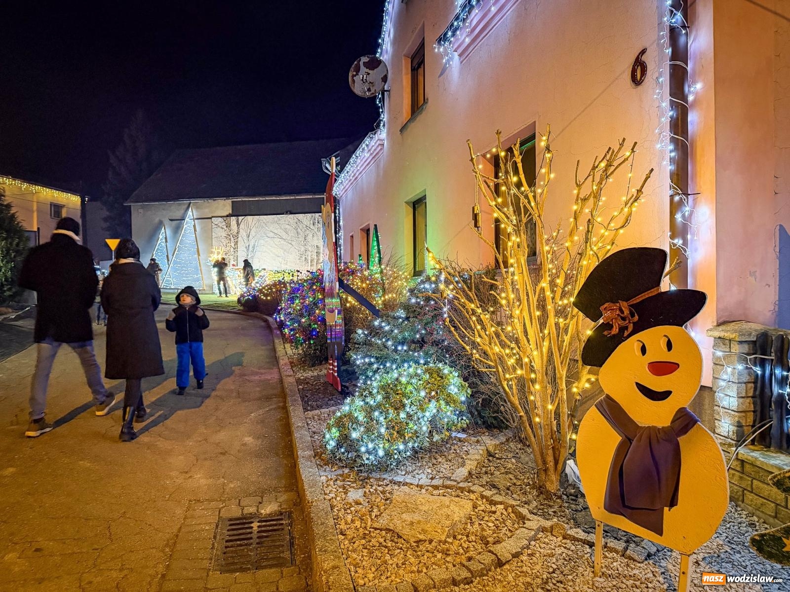 Zdjęcie w galerii na portalu naszwodzislaw.com: Griswoldowo niedaleko Wodzisławia Śląskiego. Nowa Wioska w świątecznej szacie wiadomości z regionu