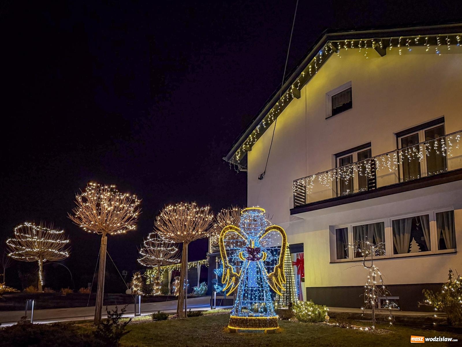 Zdjęcie w galerii na portalu naszwodzislaw.com: Griswoldowo niedaleko Wodzisławia Śląskiego. Nowa Wioska w świątecznej szacie wiadomości z regionu