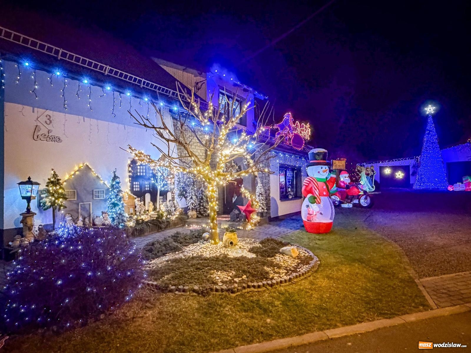 Zdjęcie w galerii na portalu naszwodzislaw.com: Griswoldowo niedaleko Wodzisławia Śląskiego. Nowa Wioska w świątecznej szacie wiadomości z regionu