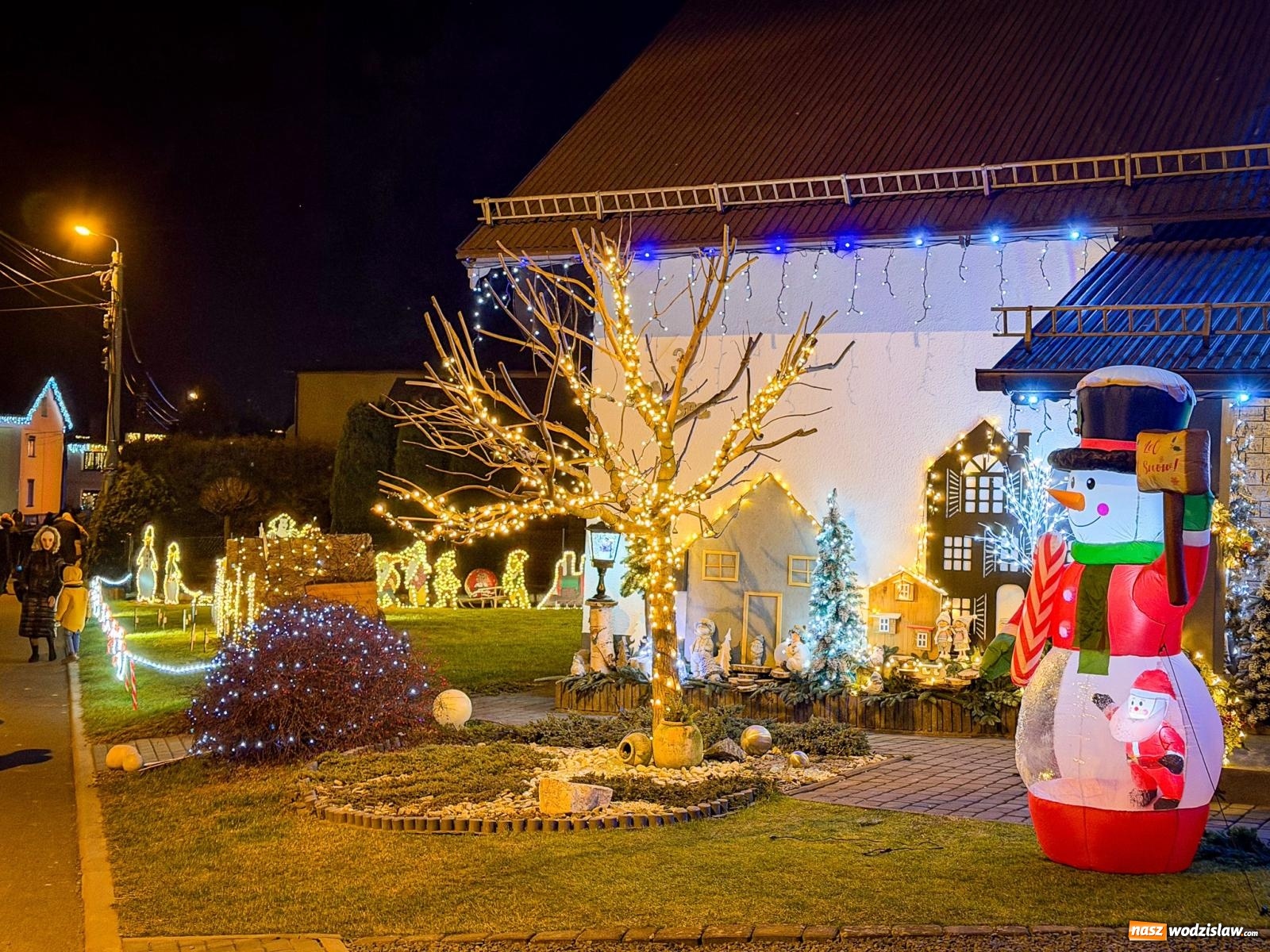 Zdjęcie w galerii na portalu naszwodzislaw.com: Griswoldowo niedaleko Wodzisławia Śląskiego. Nowa Wioska w świątecznej szacie wiadomości z regionu