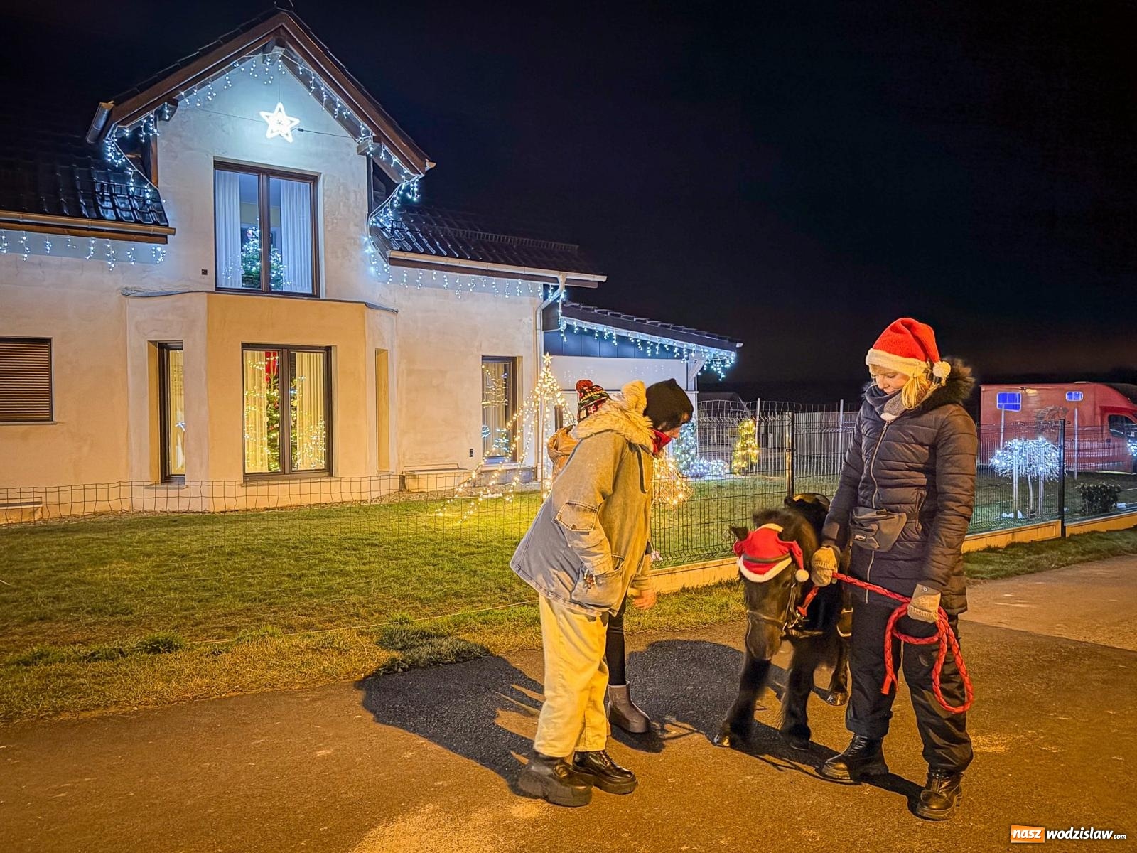Zdjęcie w galerii na portalu naszwodzislaw.com: Griswoldowo niedaleko Wodzisławia Śląskiego. Nowa Wioska w świątecznej szacie wiadomości z regionu